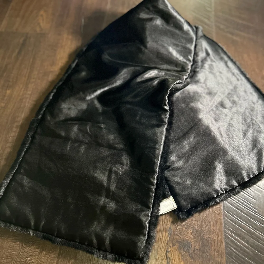 Black and White Faux Fur ‘TRAPSTAR’ Stole
